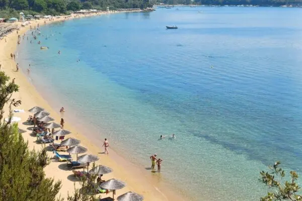 Άγια Παρασκευή: Η Ζωή και η Ιστορία της Πόλης