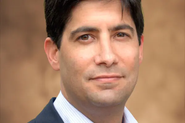Kevin Warsh: Η επιρροή του στη σύγχρονη οικονομία