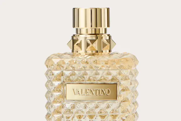 Valentino: Μια Εμβληματική Μάρκα Μόδας