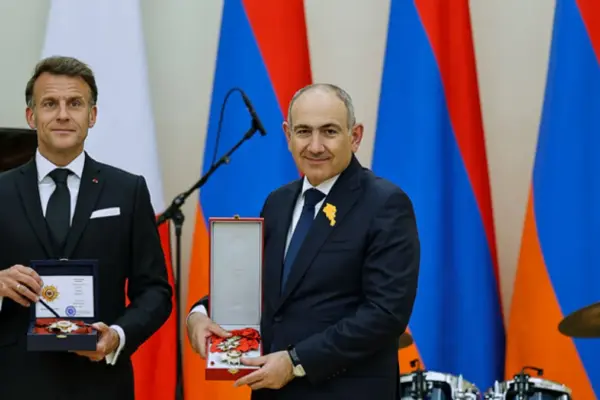 εμανουέλ μακρόν — GR news