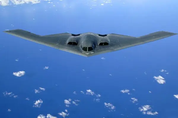 Η Σημασία του B2 Bomber στην Σύγχρονη Στρατιωτική Αεροπορία image 1