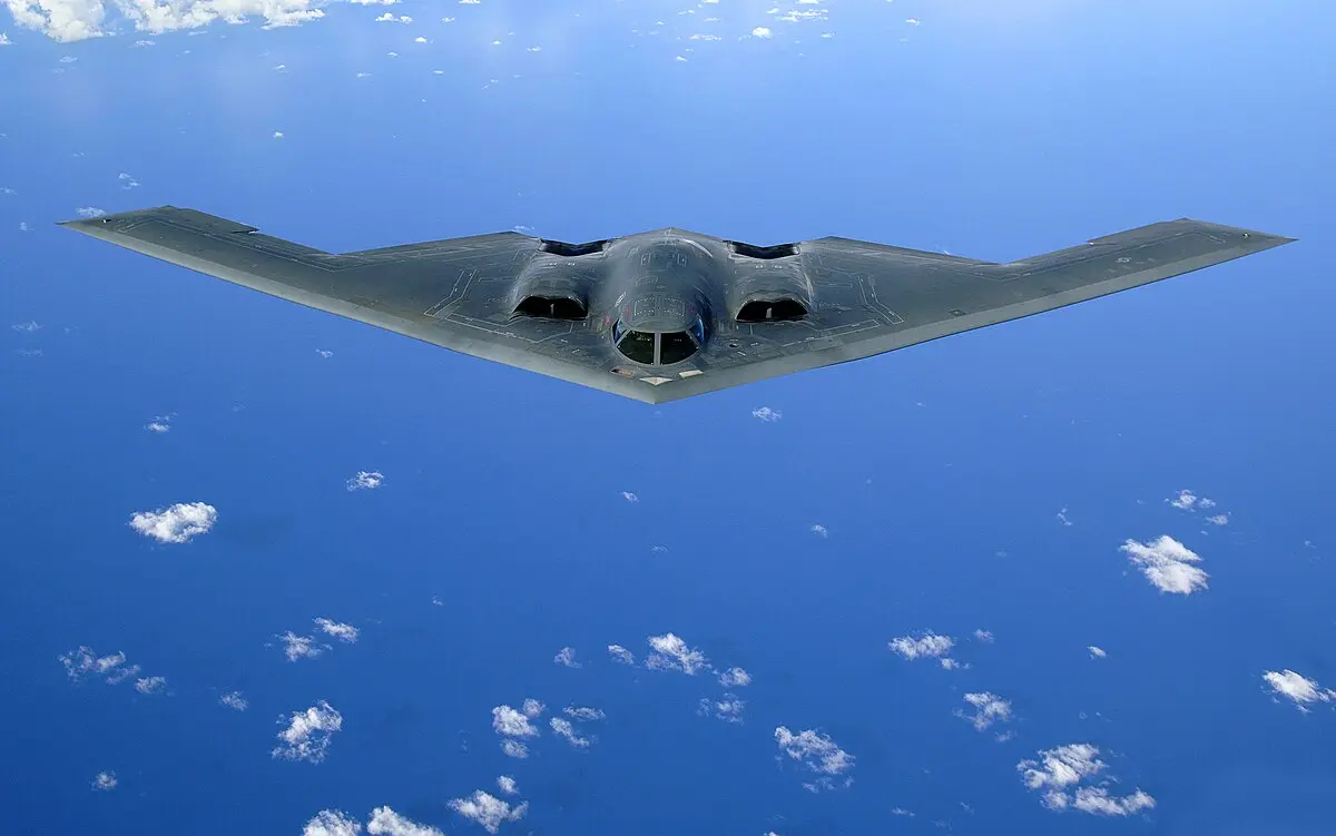 Η Σημασία του B2 Bomber στην Σύγχρονη Στρατιωτική Αεροπορία image 1