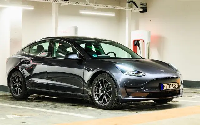 Η Tesla και ο Ρόλος της στην Αυτοκινητοβιομηχανία image 1
