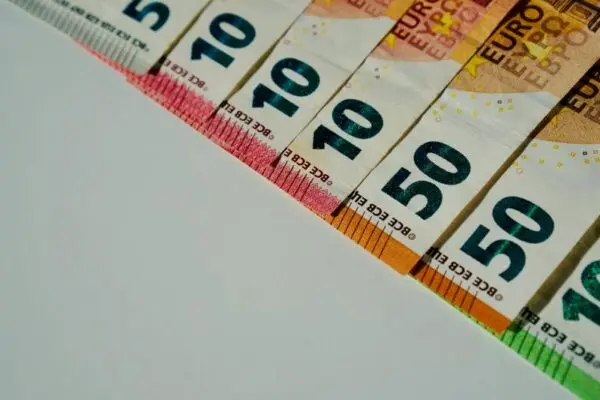 Σημαντικές πληροφορίες για το 100 ευρώ επίδομα image 1