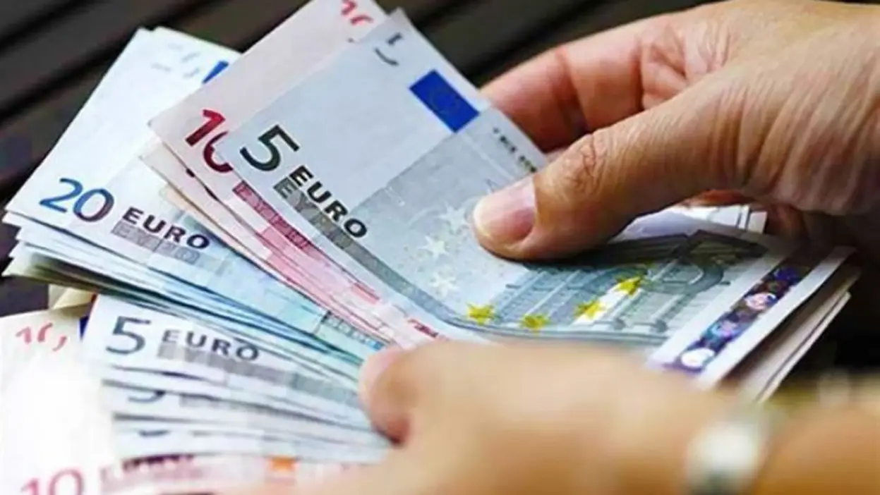 Ενημέρωση για το επίδομα 100 ευρώ και τη διαδικασία πληρωμής image 1