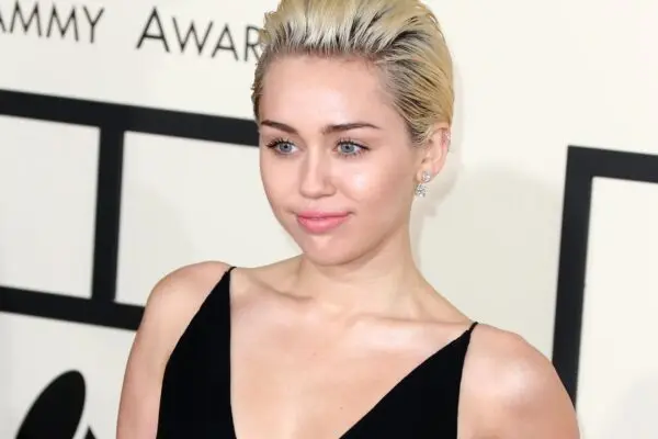 Miley Cyrus: Το Ταλέντο και η Καινοτομία της Στον Μουσικό Χώρο