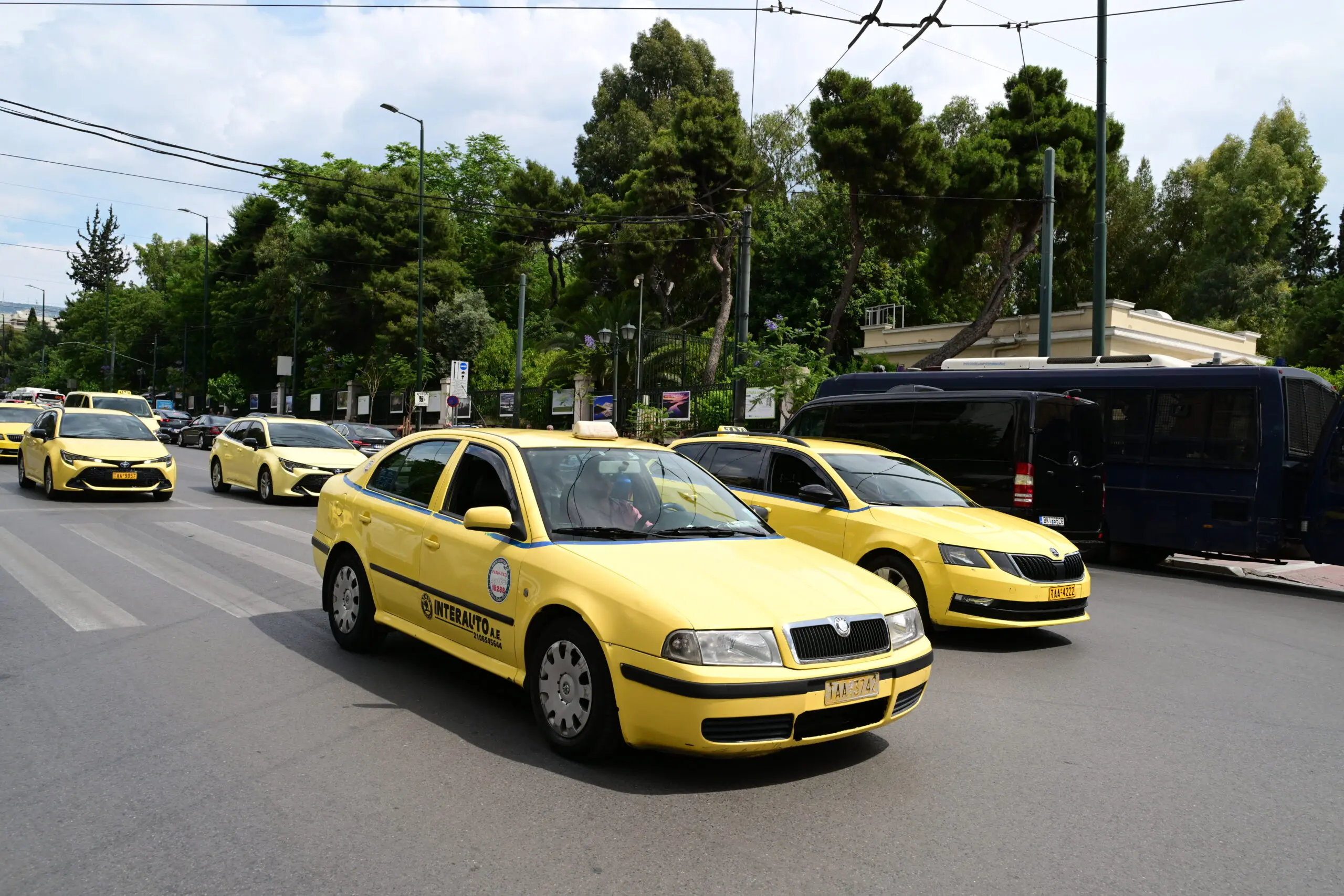 Απεργία Ταξί: Τα Αίτια και οι Επιπτώσεις στην Κοινωνία