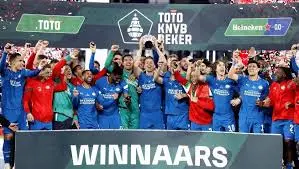 PSV – Ajax: Μια Νέα Σελίδα στην Ιστορία της Αντιπαλότητας