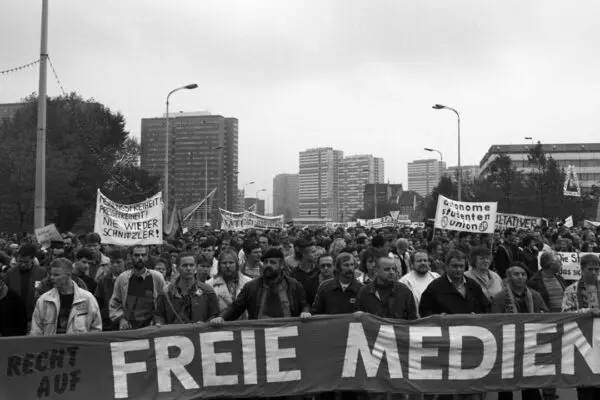Η Σημασία των Δημοσίων Χώρων στην Κοινωνία μας image 1
