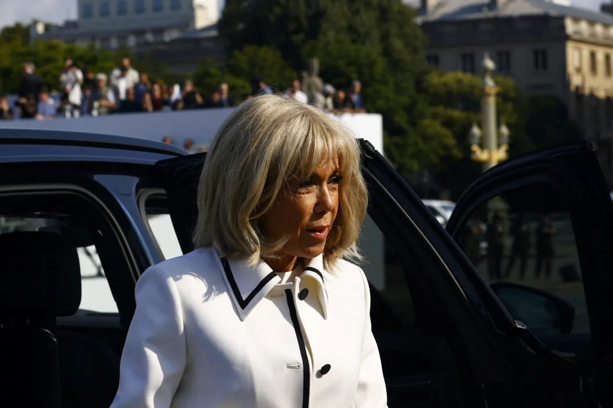 μπριζίτ μακρόν — GR news