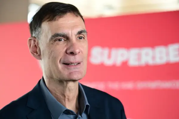 Ολυμπιακός: Ενδιαφέρον για τον Πουλακίδα με φόντο το ελληνικό διαβατήριο