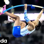 Βουδαπέστη: Ο Ντουπλάντις υποκλίθηκε στον Καραλή μετά τη μονομαχία τους στο επί κοντώ
